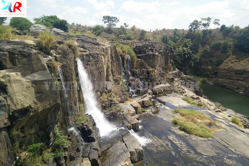 pongour-waterfalll-dalat-vietnam